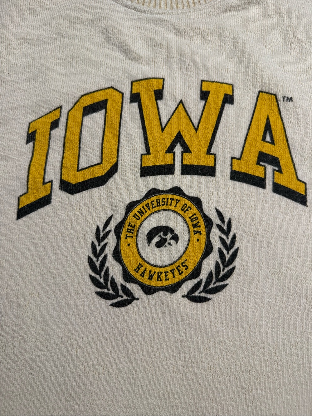 Vintage Style Large Iowa Crewneck Sweatshirt Cream White Yellow Hawkeye Cozy - Picture 3 of 9